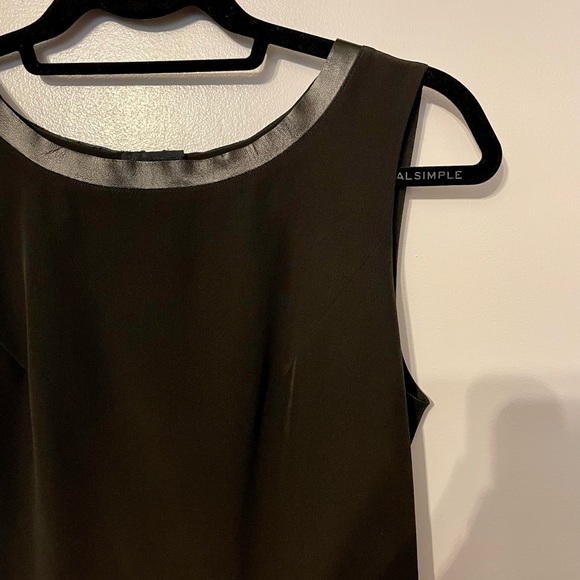 Black Ruffle Sleeveless Sportmax Top - Picture 4 of 6